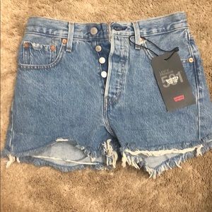 Levi’s 501 cut off shorts
